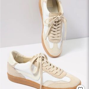 Dolce vita notice Sneakers